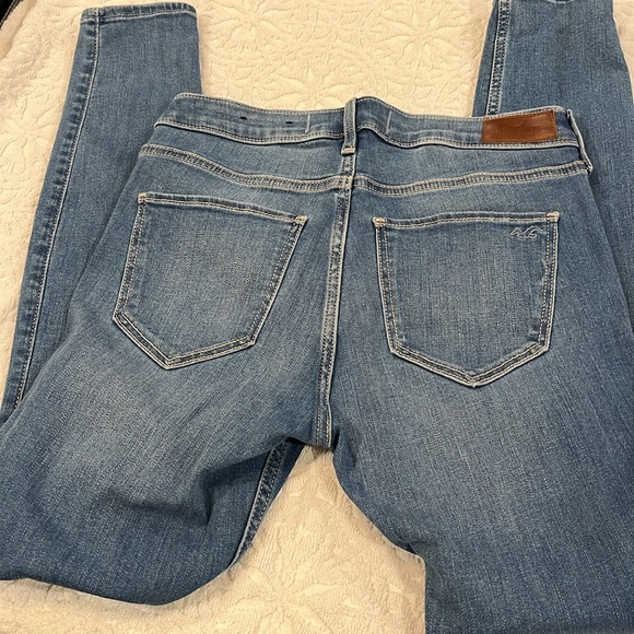 Hollister jeans! - Picture 4 of 4